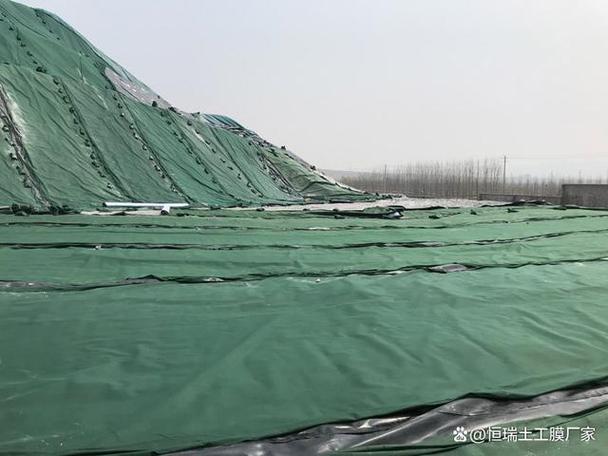 覆盖物为磷石膏,用到的产品有绿色