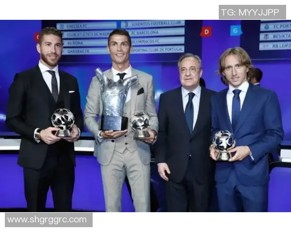 女富二代足球球星携手合影展现豪门风采与运动魅力