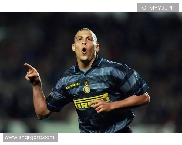 足球传奇球星突发重病病危消息引发全球球迷关注与担忧 足球传奇球星突发重病病危消息引发全球球迷关注与担忧