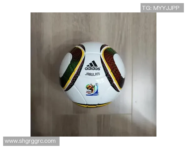 足球球星P脸：从崭露头角到巅峰时刻，领略足球传奇的成长历程